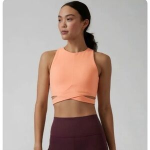 NWT Athleta Conscious Cut Out Crop D-DD